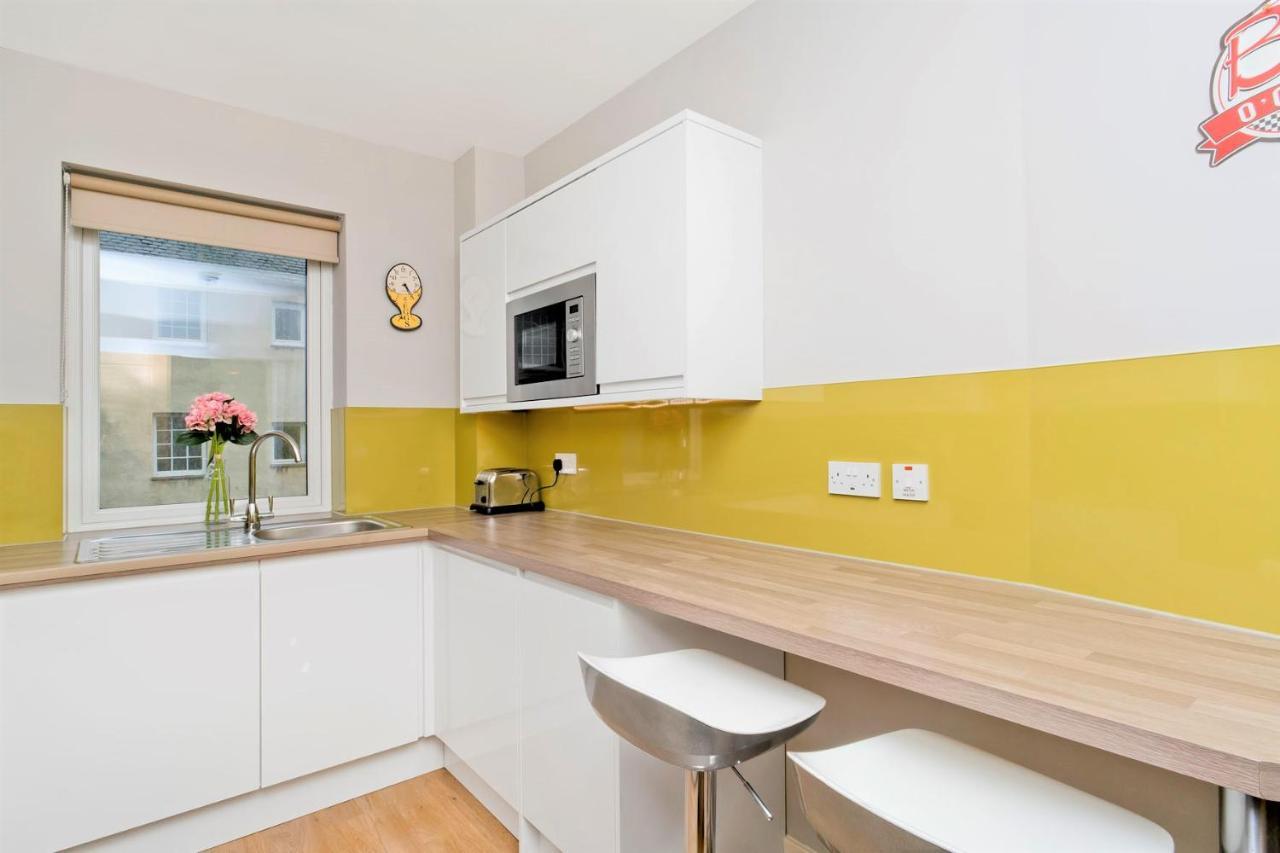 Charming Old Town 2 Bed Apt, 2Mins From Royal Mile إدنبرة المظهر الخارجي الصورة