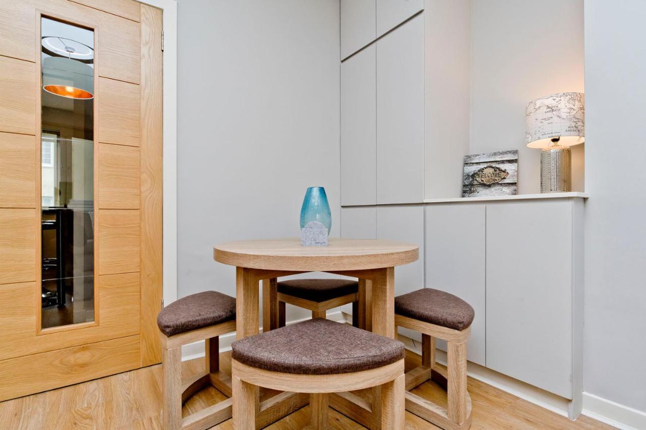Charming Old Town 2 Bed Apt, 2Mins From Royal Mile إدنبرة المظهر الخارجي الصورة