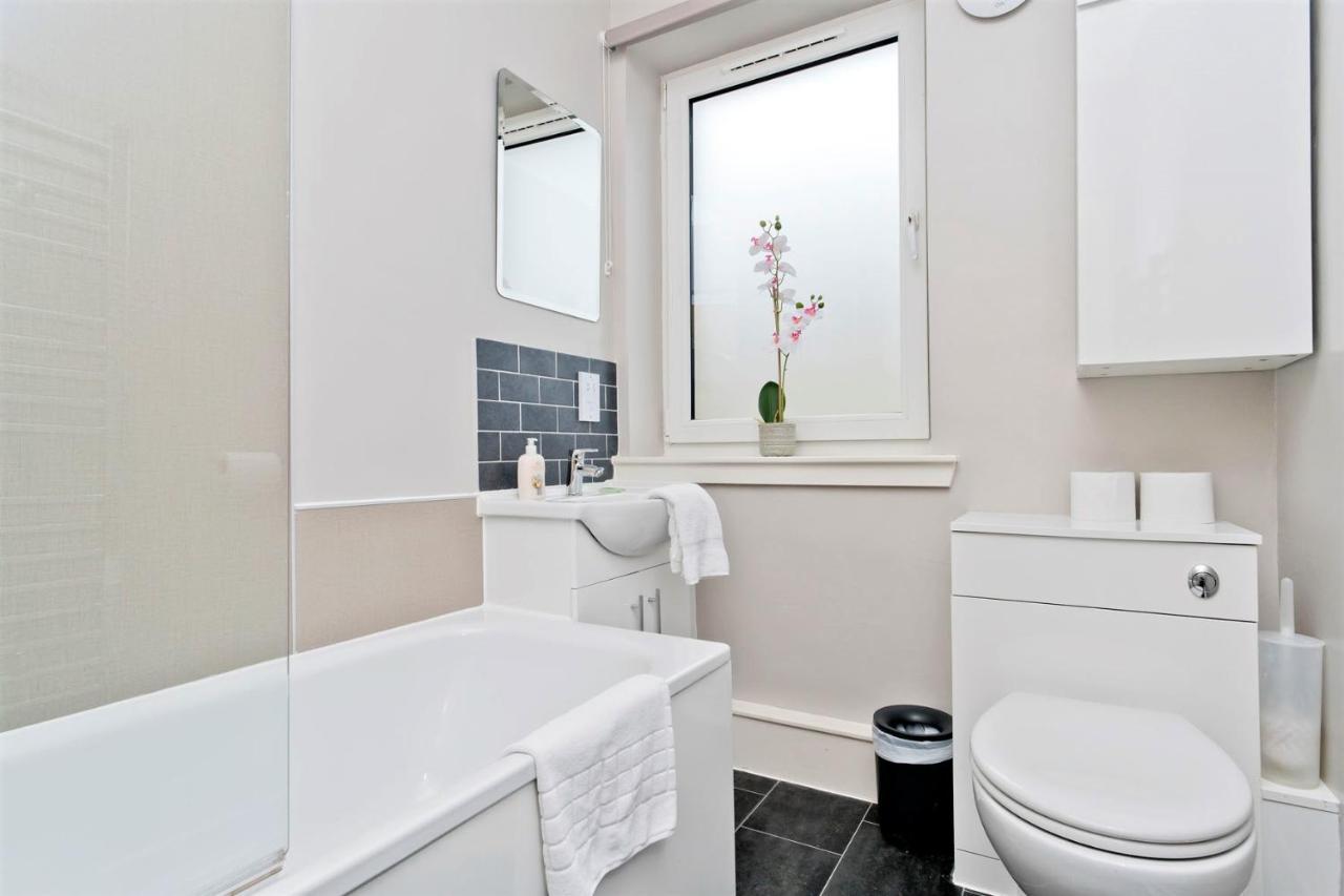 Charming Old Town 2 Bed Apt, 2Mins From Royal Mile إدنبرة المظهر الخارجي الصورة