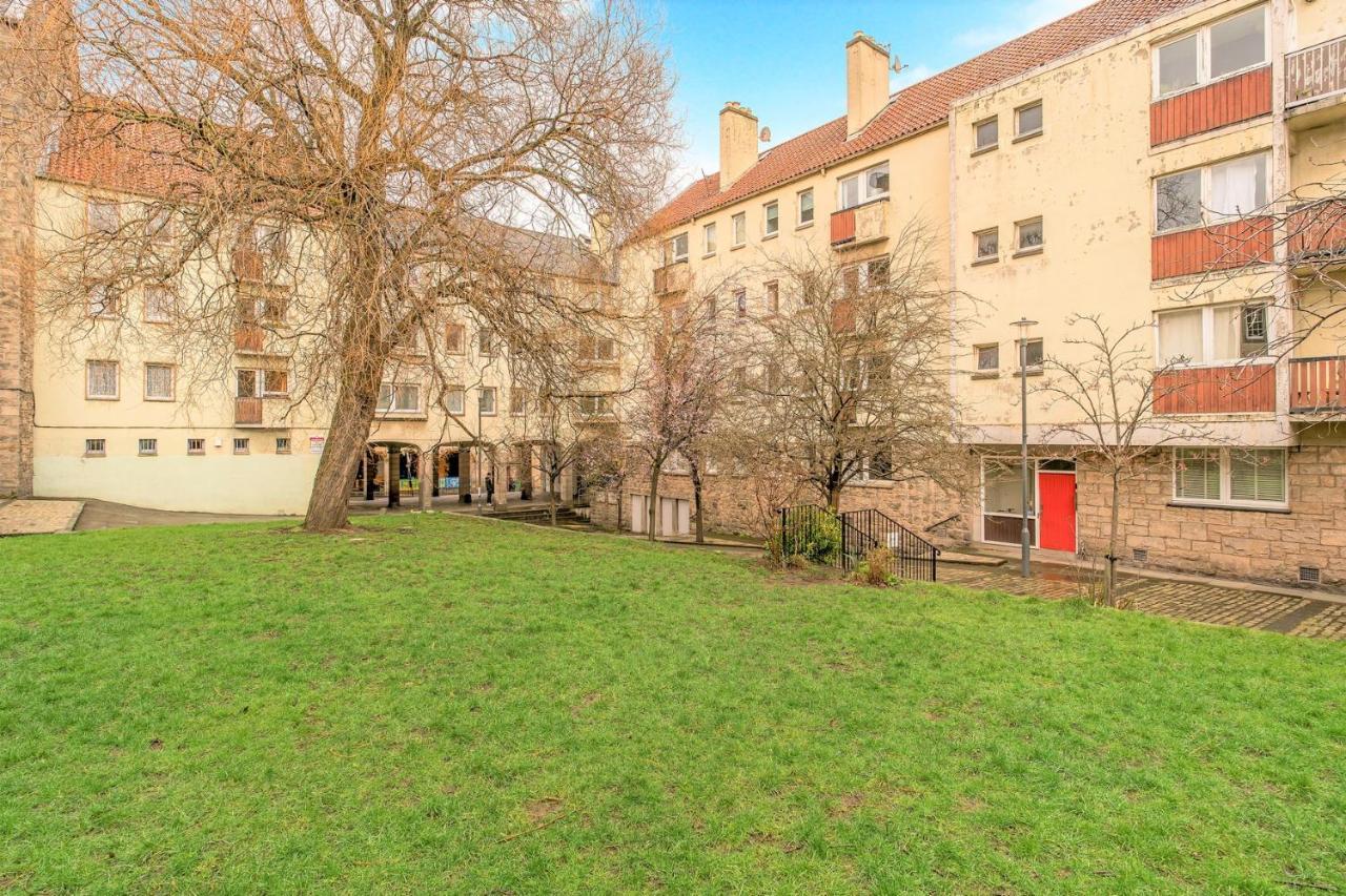 Charming Old Town 2 Bed Apt, 2Mins From Royal Mile إدنبرة المظهر الخارجي الصورة