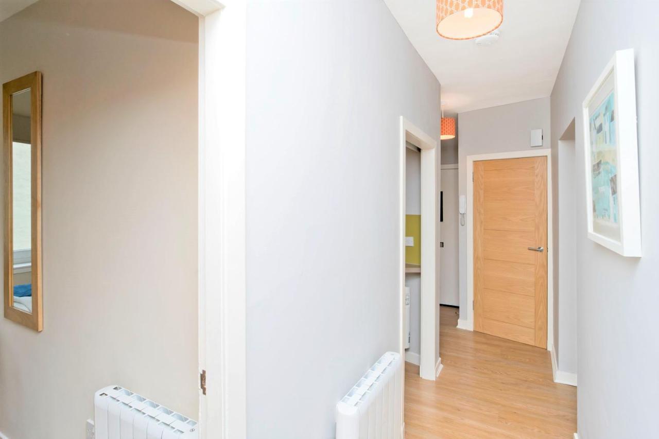 Charming Old Town 2 Bed Apt, 2Mins From Royal Mile إدنبرة المظهر الخارجي الصورة