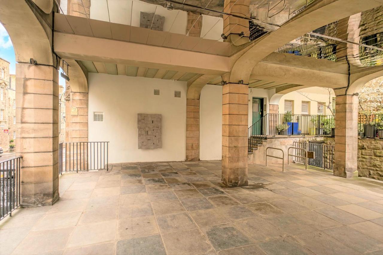 Charming Old Town 2 Bed Apt, 2Mins From Royal Mile إدنبرة المظهر الخارجي الصورة
