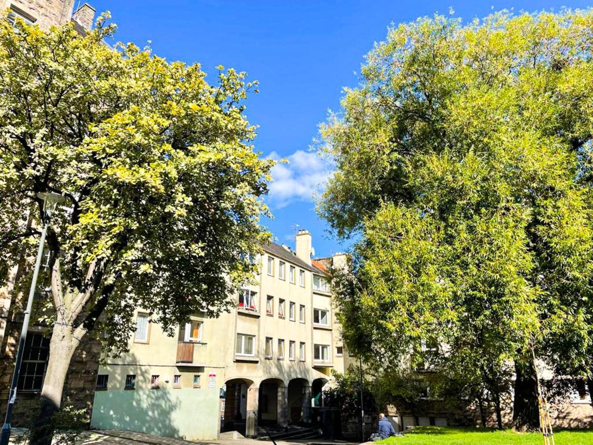 Charming Old Town 2 Bed Apt, 2Mins From Royal Mile إدنبرة المظهر الخارجي الصورة