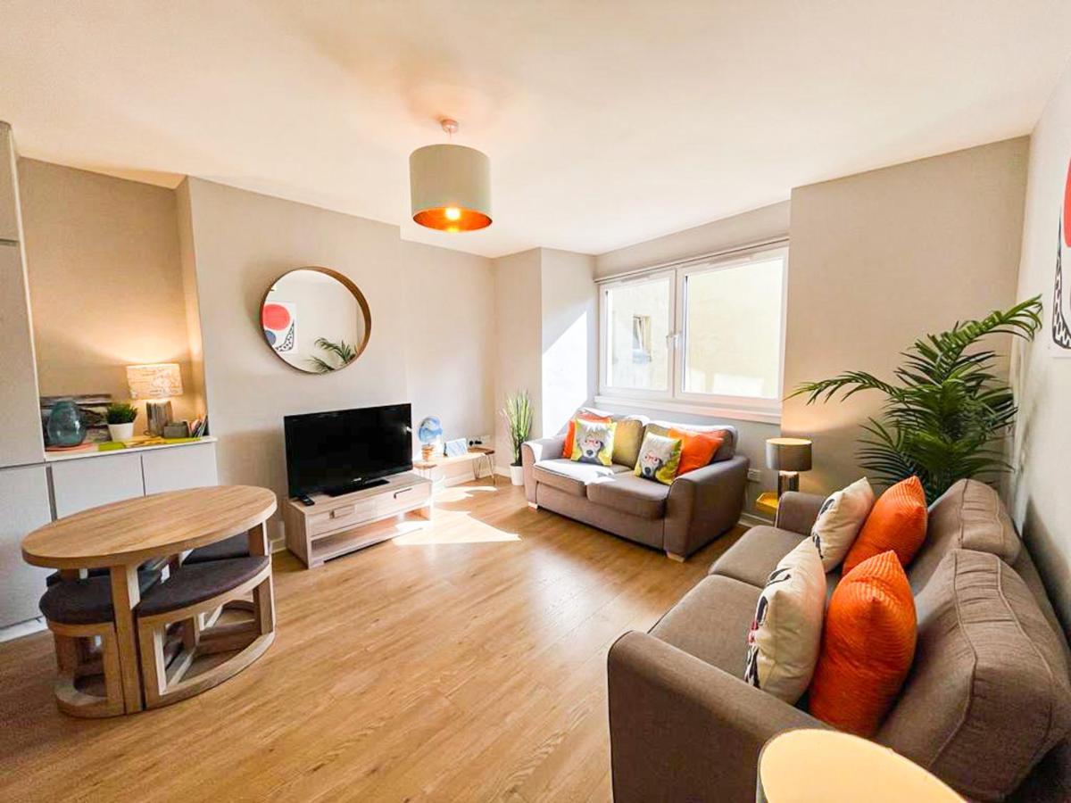Charming Old Town 2 Bed Apt, 2Mins From Royal Mile إدنبرة المظهر الخارجي الصورة