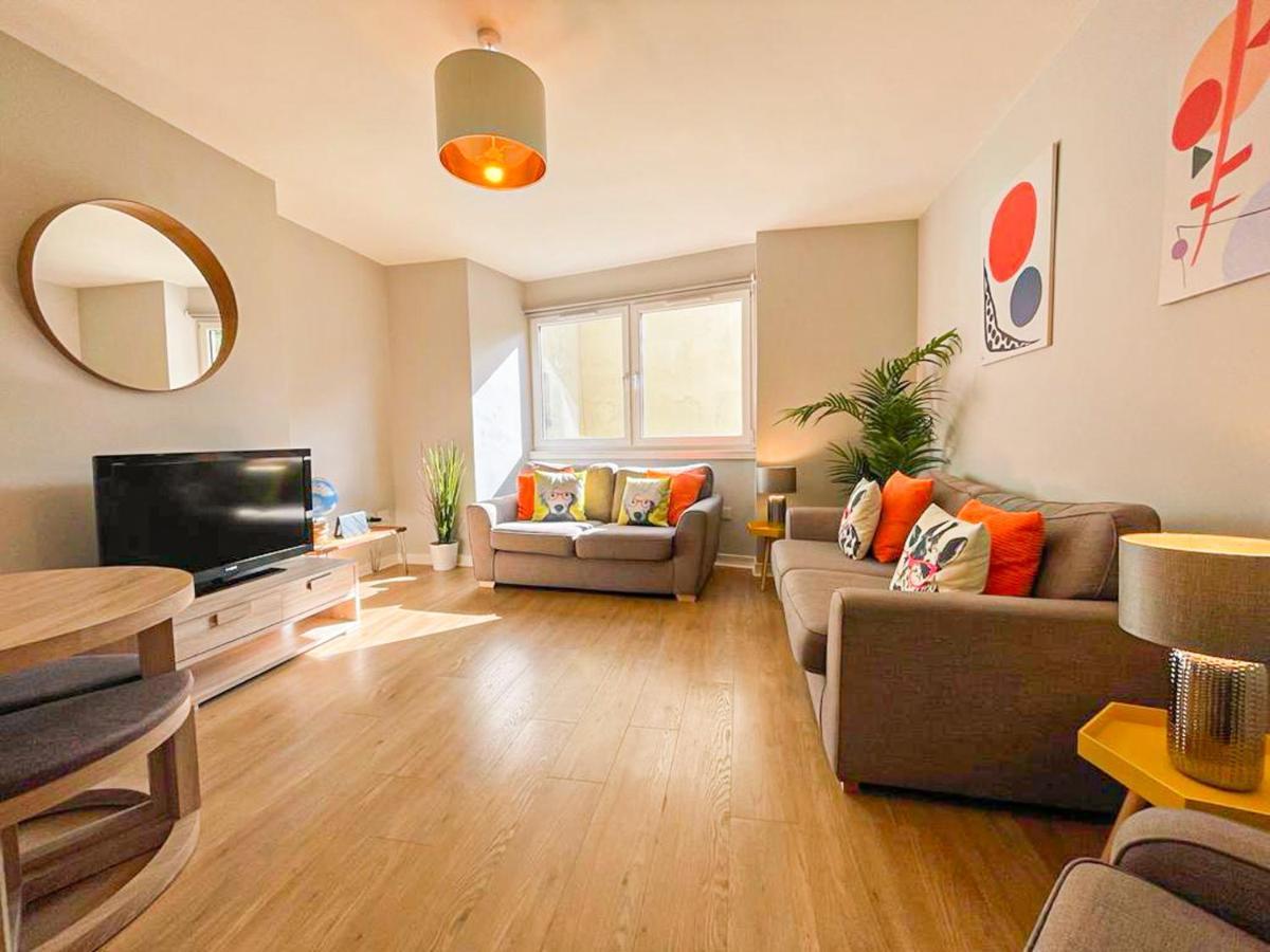 Charming Old Town 2 Bed Apt, 2Mins From Royal Mile إدنبرة المظهر الخارجي الصورة