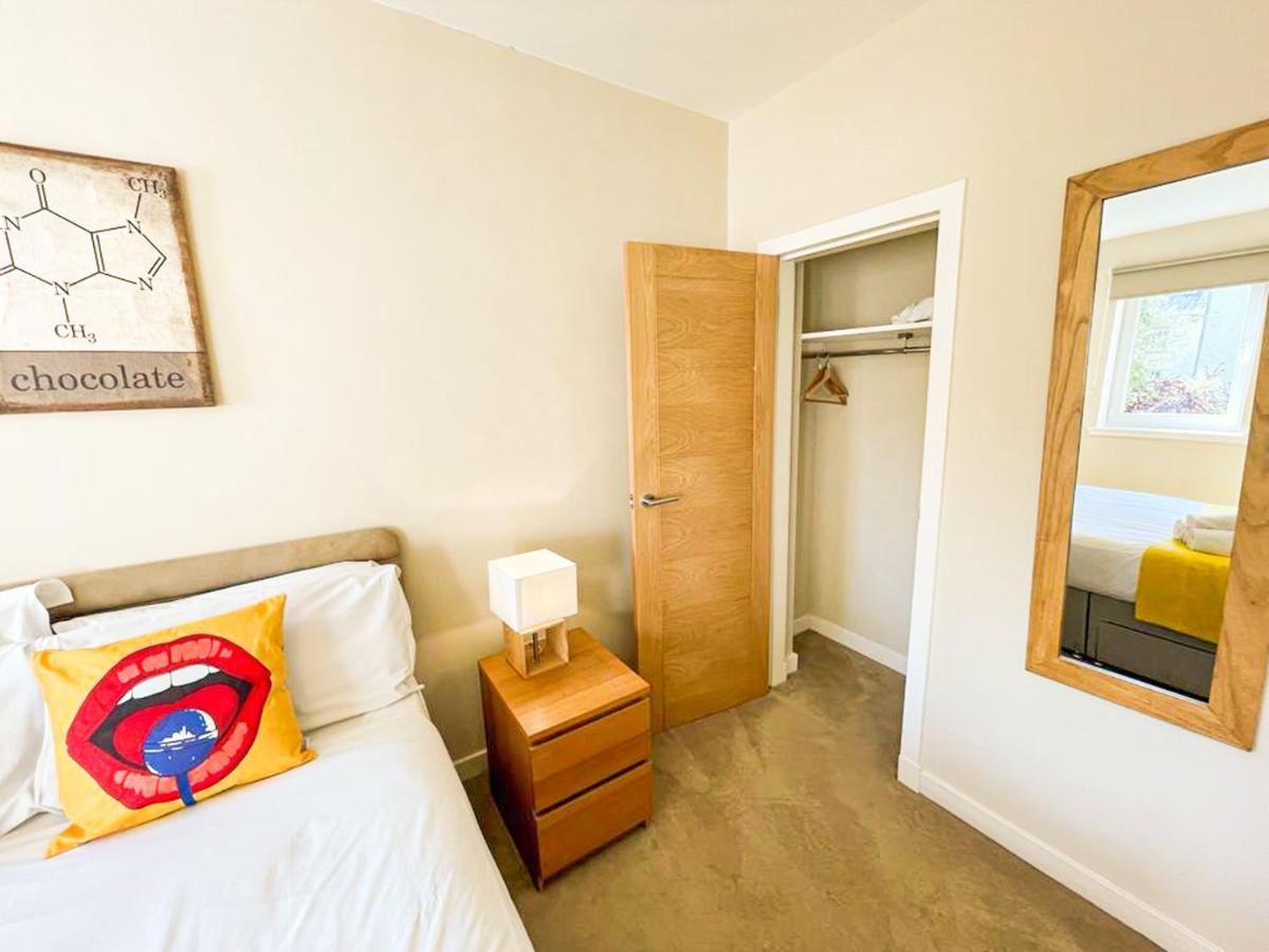 Charming Old Town 2 Bed Apt, 2Mins From Royal Mile إدنبرة المظهر الخارجي الصورة